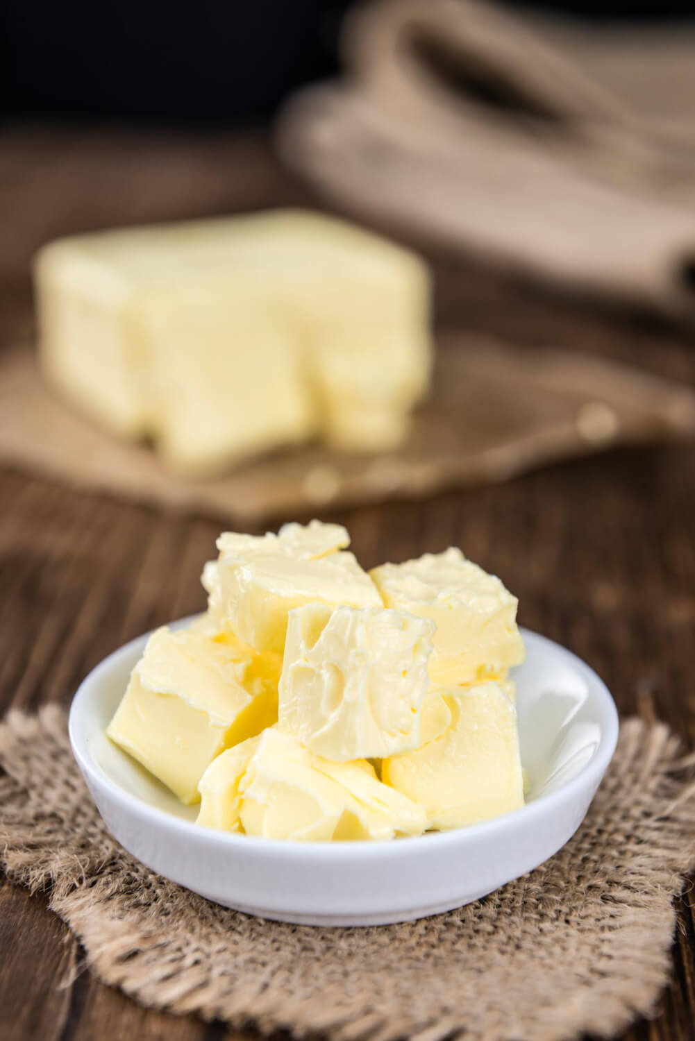 Coupelle avec morceaux de beurre